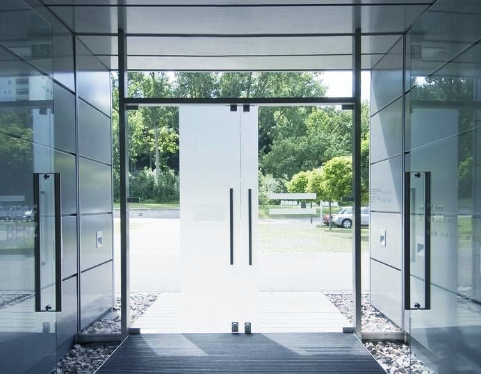 Frameless glass door UAE