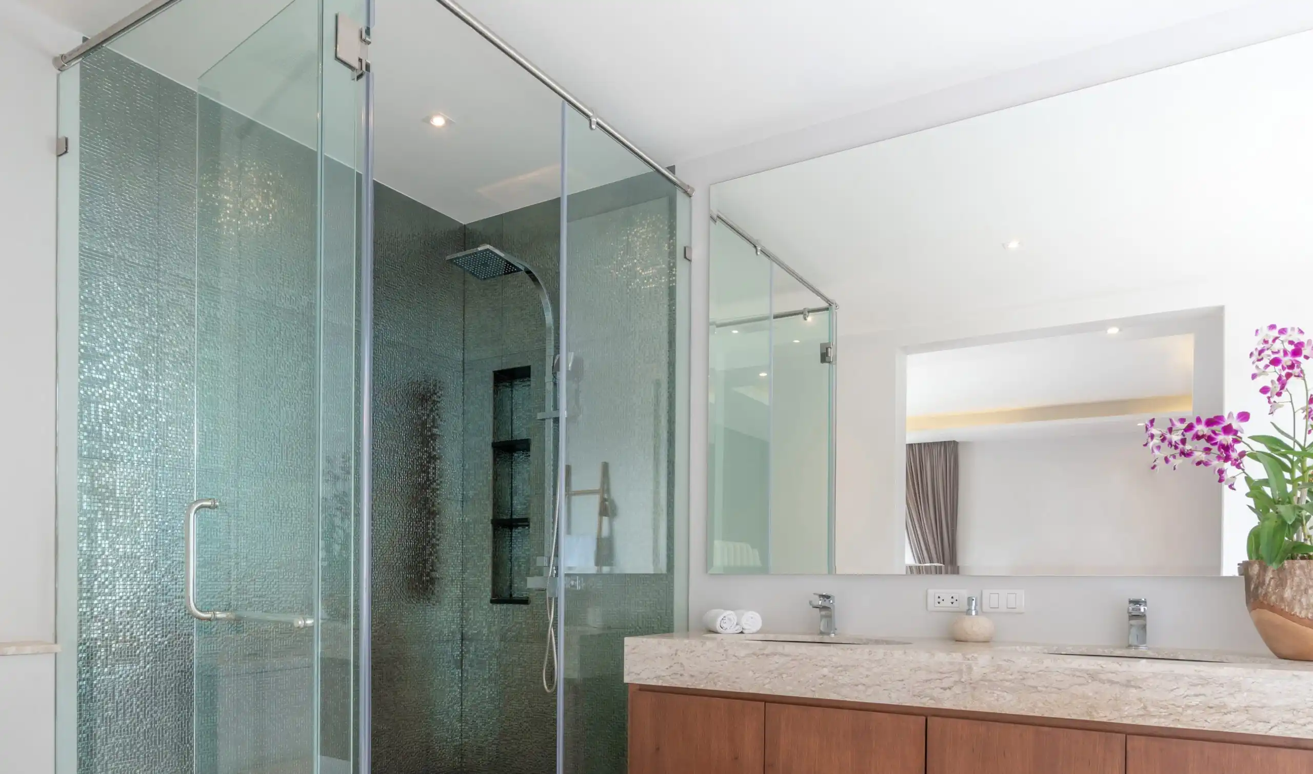 Shower glass UAE
